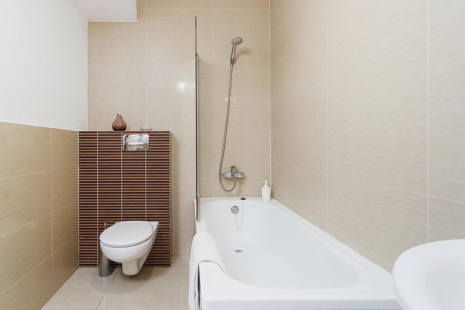 3-bedroom With Balcony- Krowoderska Appartement
